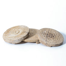 Load image into Gallery viewer, Vintage Timber Chapati tray