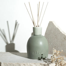 Load image into Gallery viewer, Al.ive Diffuser- Blackcurrent & Caribbean Wood