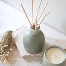 Load image into Gallery viewer, Al.ive Diffuser- Blackcurrent & Caribbean Wood