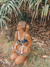 Load image into Gallery viewer, Picnic Rug - Carry Strap